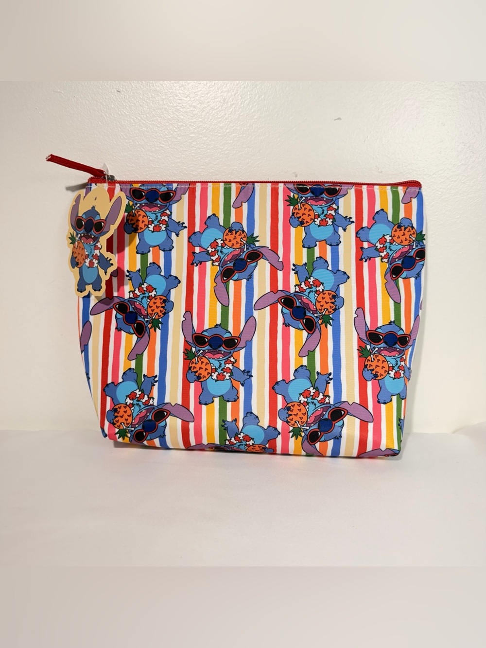 Disney Lilo and Stitching Cosmetic bag- Multicolor NWT - Picture 7 of 7